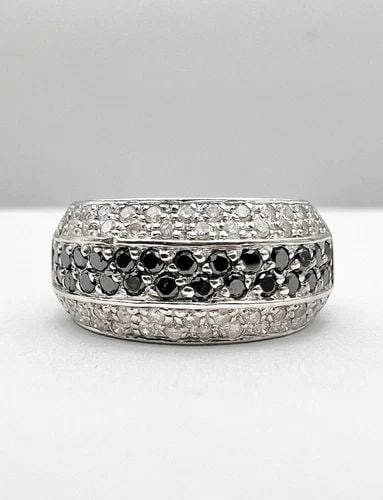 DESIGNER 14K WHITE GOLD 1.25CT TWO TONE BLACK DIAMOND CLUSTER RING: DESIGNER 14K WHITE GOLD 1.25CT TWO TONE BLACK DIAMOND CLUSTER RING Designer 14K White Gold 1.25ct Two Tone Black Diamond Cluster Ring Size: 6.75- Can Be Resized Metal: 14k White Gold - Hallmarked & Te