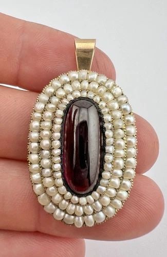 ANTIQUE VICTORIAN YELLOW GOLD NATURAL BOHEMIAN GARNET & SEED PEARL PENDANT (1 of 2)