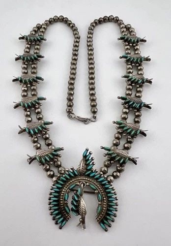 VINTAGE ZUNI STERLING SILVER NEEDLEPOINT TURQUOISE SQUASH BLOSSOM MINI NECKLACE (1 of 2)