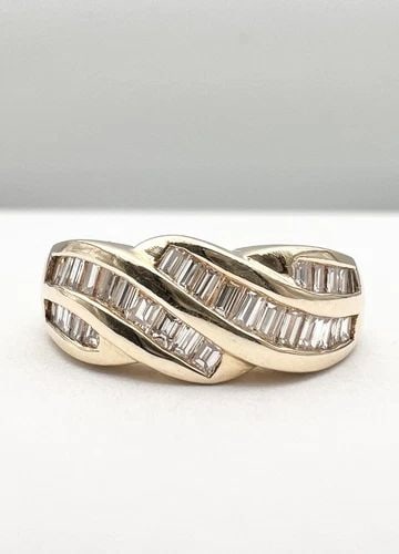 DESIGNER 14K YELLOW GOLD 1.28CT VS BAGUETTE DIAMOND INFINITY CRISS CROSS RING: DESIGNER 14K YELLOW GOLD 1.28CT VS BAGUETTE DIAMOND INFINITY CRISS CROSS RING Designer 14K Yellow Gold 1.28ct VS Baguette Diamond Infinity Criss Cross Ring Ring Size 8.5 - Can Be Re Sized Weight is 5.