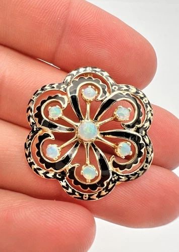 ANTIQUE VICTORIAN 14K YELLOW GOLD AUSTRALIAN FIRE OPAL ENAMEL FLOWER PENDANT: ANTIQUE VICTORIAN 14K YELLOW GOLD AUSTRALIAN FIRE OPAL ENAMEL FLOWER PENDANT Antique Victorian 14k Yellow Gold Australian Fire Opal Enamel Flower Pendant Size: 1 1/8" Tall & Wide Weight is 6.9 Grams o