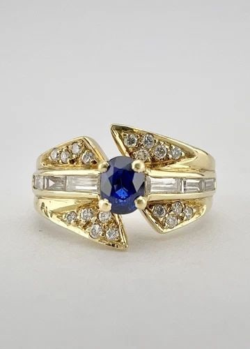 ANTIQUE 18K YELLOW GOLD ENGLISH HALLMARK BLUE OVAL SAPPHIRE & DIAMOND RING: ANTIQUE 18K YELLOW GOLD ENGLISH HALLMARK BLUE OVAL SAPPHIRE & DIAMOND RING Antique 18k Yellow Gold English Hallmark Sapphire & Diamond Ring Size: 7 - Can be Resized With Out Damage Weight is 5.0 Grams
