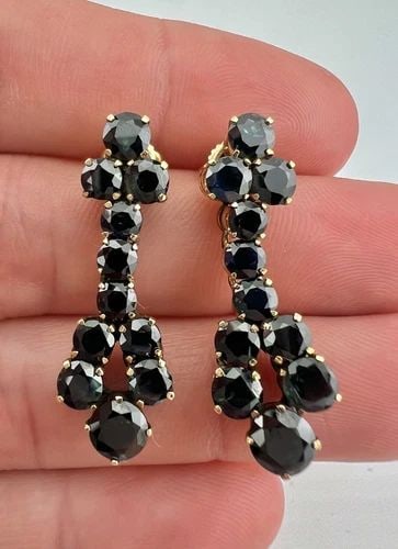 ANTIQUE 14K YELLOW GOLD BLUE SAPPHIRE DANGLE POST EARRINGS: ANTIQUE 14K YELLOW GOLD BLUE SAPPHIRE DANGLE POST EARRINGS Antique 14k Yellow Gold Blue Sapphire Dangle Post Earrings Size: 1 3/8" Tall By Just Under 1/2" Wide At The Base Metal: 14k Yellow Gold - Hal
