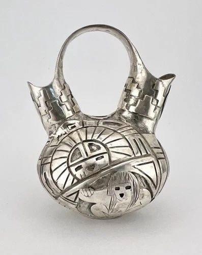 RARE VTG NAVAJO STERLING SILVER DETAILED PUEBLO SCENE OVERLAY WEDDING VASE POT: RARE VTG NAVAJO STERLING SILVER DETAILED PUEBLO SCENE OVERLAY WEDDING VASE POT RARE Vintage Navajo Sterling Silver Detailed Pueblo Scene Overlay Wedding Vase Pot Size: 2 3/4" At Its Widest Point & Aro