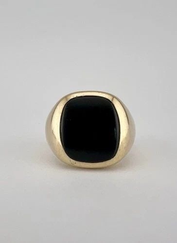 VINTAGE 10K YELLOW GOLD BLACK ONYX CHUNKY SIGNET MEN'S RING 9G: Vintage 10k Yellow Gold Black Onyx Chunky Signet Men's Ring 9g Ring Size: 7.25 - Can Be Resized Weight is 9.0 Grams on My Scale Metal: 10k Yellow Gold - Hallmarked Ring Face Size is 16mm Tall In the C