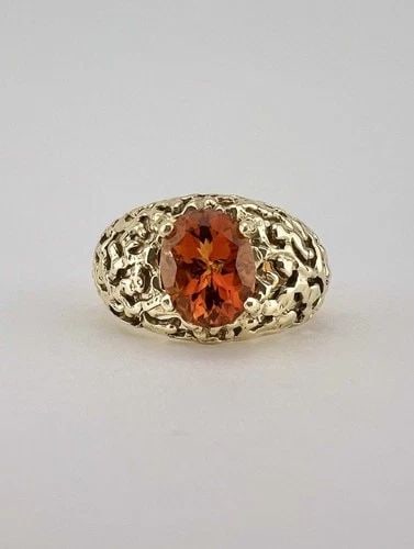 VINTAGE 14K YELLOW GOLD MANDARIN GARNET NUGGET MEN'S RING: Vintage 14k Yellow Gold Mandarin Garnet Nugget Men's Ring Ring Size 10 - Can Be Re Sized Weight is 6.0 Grams on my scale Metal: 14k Yellow Gold - Hallmarked Amazing Mandarin Garnet Gemstone Mandarin G