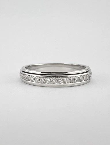 DESIGNER 18K WHITE GOLD .45CT DIAMOND ETERNITY WEDDING SPINNER BAND RING SZ 9: DESIGNER 18K WHITE GOLD .45CT DIAMOND ETERNITY WEDDING SPINNER BAND RING SZ 9 Designer 18k White Gold .45ct Diamond Eternity Wedding Spinner Band Ring Sz 9 Ring Size: 9 Metal: 18k White Gold - Hallmar