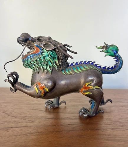 ANTIQUE CHINESE CLOISONNÉ ENAMEL SILVER & LAPIS DRAGON FIGURINE STATUE 243.5G: ANTIQUE CHINESE CLOISONNÉ ENAMEL SILVER & LAPIS DRAGON FIGURINE STATUE 243.5G Antique Chinese Cloisonné Enamel Silver & Lapis Dragon Figurine Statue 243.5g Size: Slightly Over 6 1/2" Wide by 4 3/4" 