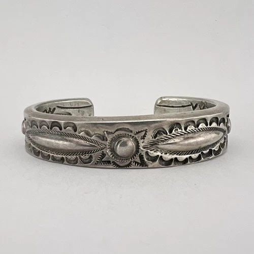 #2 JACK ADAKAI NAVAJO INGOT STERLING SILVER REPOUSSE STAMPED CUFF BRACELET 79.5G (1 of 2)