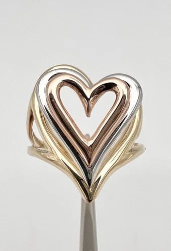 DESIGNER 14K TRI-COLOR GOLD 3D HEART HEARTS RING - 6.5G: DESIGNER 14K TRI-COLOR GOLD 3D HEART HEARTS RING - 6.5G Designer 14k Tri-Color Gold 3D Heart Hearts Ring - 6.5g Ring Size: 9.25 - Can Be Resized Metal: 14k Tri Color Gold - Yellow, Rose, White Gold We