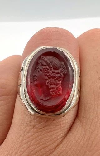 ANTIQUE 14K WHITE GOLD LAB SYNTHETIC RUBY CARVED CAMEO WAX SEAL ENGRAVED RING: ANTIQUE 14K WHITE GOLD LAB SYNTHETIC RUBY CARVED CAMEO WAX SEAL ENGRAVED RING Antique 14k White Gold Lab Synthetic Ruby Carved Cameo Wax Seal Engraved Ring Ring Size: 8.5 - Can Be Resized Metal: 14k W