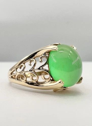 DESIGNER 14K YELLOW GOLD NATURAL CABOCHON ICY GREEN CHRYSOPRASE FILIGREE RING: DESIGNER 14K YELLOW GOLD NATURAL CABOCHON ICY GREEN CHRYSOPRASE FILIGREE RING Designer 14k Yellow Gold Natural Cabochon Icy Green Chrysoprase Filigree Ring Size: 10.25 - Can be Resized With Out Damage
