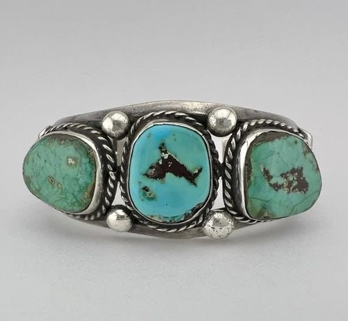 OLD AMBROSE LINCOLN NAVAJO STERLING SILVER NATURAL TURQUOISE CUFF BRACELET: OLD AMBROSE LINCOLN NAVAJO STERLING SILVER NATURAL TURQUOISE CUFF BRACELET Early AMBROSE Lincoln ROANHORSE Navajo Sterling Silver Natural Turquoise Cuff Bracelet Cuff is 5 1/8" tip to Tip and has a 1"