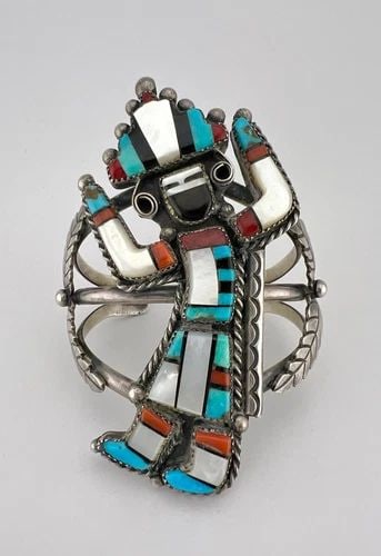 3.75" VTG ZUNI STERLING SILVER MULTI GEM RAINBOW MAN KACHINA CUFF BRACELET 79G: 3.75" VTG ZUNI STERLING SILVER MULTI GEM RAINBOW MAN KACHINA CUFF BRACELET 79G HUGE 3.75" Vtg Zuni Sterling Silver Multi Gem Rainbow Man Kachina Cuff Bracelet 79g Cuff is 5 1/2" tip to Tip and has a 1