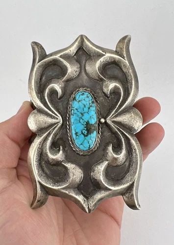 VTG NAVAJO SANDCAST STERLING SILVER SPIDERWEB TURQUOISE CUFF BRACELET 123.1G: VTG NAVAJO SANDCAST STERLING SILVER SPIDERWEB TURQUOISE CUFF BRACELET 123.1G Vtg Navajo Sandcast Sterling Silver Spiderweb Turquoise Cuff Bracelet 123.1g Cuff is Almost 5 1/2" tip to Tip and has a 1 1