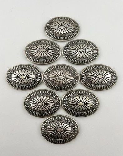 VINTAGE NAVAJO STERLING SILVER DETAILED OVERLAY 9 CONCHO BELT 186.3G: VINTAGE NAVAJO STERLING SILVER DETAILED OVERLAY 9 CONCHO BELT 186.3G Vintage Navajo Sterling Silver Detailed Overlay 9 Concho Belt 186.3g Buckle & Concho Size: 2 1/8" Wide By 1 1/2" Tall Metal: Sterli