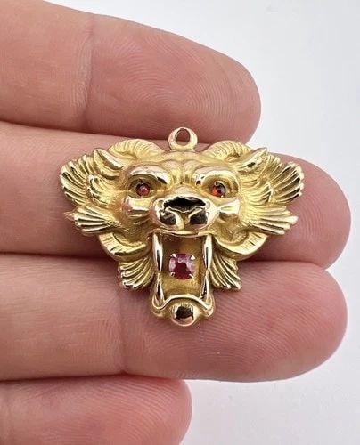 ANTIQUE VICTORIAN 14K YELLOW GOLD RUBY 3D LION CHARM PENDANT 3.6G: ANTIQUE VICTORIAN 14K YELLOW GOLD RUBY 3D LION CHARM PENDANT 3.6G Antique Victorian 14K Yellow Gold Ruby 3D Lion Charm Pendant 3.6g Size: 1 1/4" Wide By 1" Tall With bail Metal: Test Around 14k Yellow