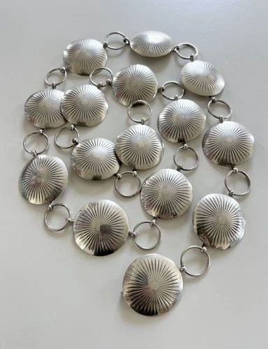 VINTAGE NAVAJO STERLING SILVER DEEP STAMPED ROUND CONCHO LINK BELT 35.5" -138.5G (1 of 2)