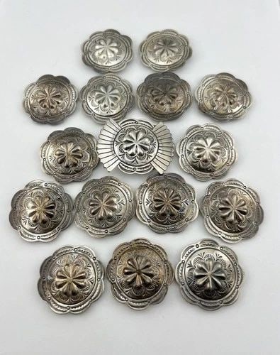 VINTAGE NAVAJO STERLING SILVER STAMPED DETAILED 16 ROUND CONCHO BELT 137.2G (1 of 2)