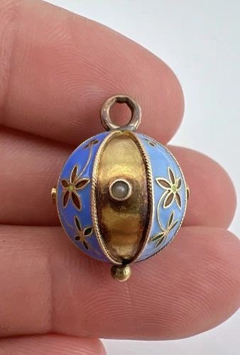 ANTIQUE VICTORIAN 14K YELLOW GOLD FLORAL ENAMEL & PEARL BALL ORB CHARM PENDANT (1 of 2)