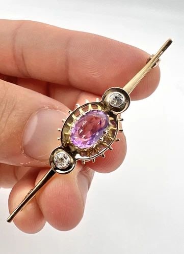 VICTORIAN ETRUSCAN 14K YELLOW GOLD CLAW SET AMETHST VS .30CT DIAMOND PIN BROOCH (1 of 2)