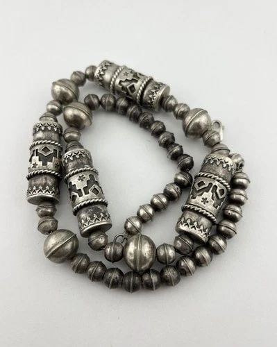 VTG NAVAJO STERLING SILVER 8-15MM PEARL BENCH BARREL BEAD NECKLACE 23" - 66.3G (1 of 2)