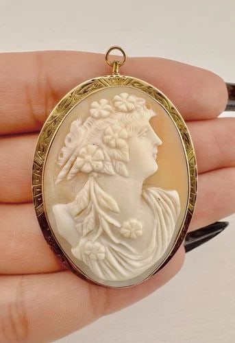 ANTIQUE VICTORIAN 10K GOLD CARVED WOMEN FLORAL HEADDRESS SHELL CAMEO PIN PENDANT (1 of 2)