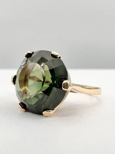 VTG 14K YELLOW GOLD FANCY FACETED ROUND CUT SYNTHETIC FOREST GREEN SPINEL RING (1 of 2)
