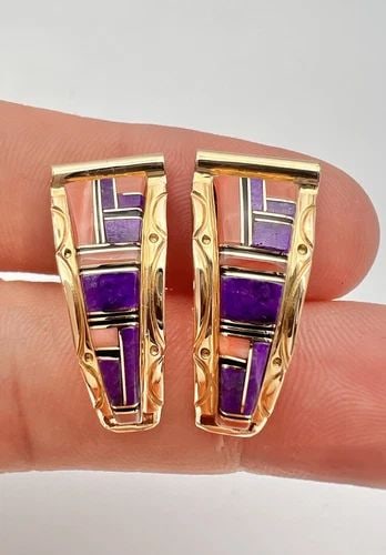 VTG N WALLEY NAVAJO 14K YELLOW GOLD CORAL & SUGILITE WOMEN'S WATCH TIPS 5.6G: VTG N WALLEY NAVAJO 14K YELLOW GOLD CORAL & SUGILITE WOMEN'S WATCH TIPS 5.6G Vtg N Walley Navajo 14k Yellow Gold Coral & Sugilite Women's Watch Tips 5.6g Weight 5.6 Grams on my scale Size: Over 1" Tal