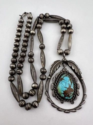 VTG NAVAJO STERLING SILVER ROYSTON TURQUOISE BENCH BEAD NECKLACE 27.5"- 72.6G: VTG NAVAJO STERLING SILVER ROYSTON TURQUOISE BENCH BEAD NECKLACE 27.5"- 72.6G Vtg Navajo Sterling Silver Royston Turquoise Bench Bead Pendant Necklace 27.5"- 72.6g MEASUREMENTS: Necklace measures 27.5