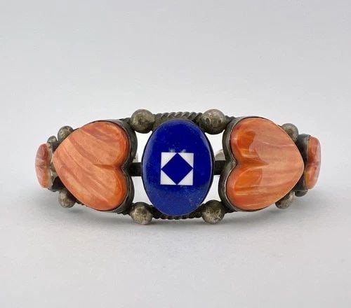 AUSTIN GARCIA NAVAJO STERLING TURQUOISE SPINY OYSTER & LAPIS HEART CUFF BRACELET: AUSTIN GARCIA NAVAJO STERLING TURQUOISE SPINY OYSTER & LAPIS HEART CUFF BRACELET Austin Garcia Navajo Sterling Turquoise Spiny Oyster & Lapis Heart Cuff Bracelet Cuff is 5" tip to Tip and has a Just U