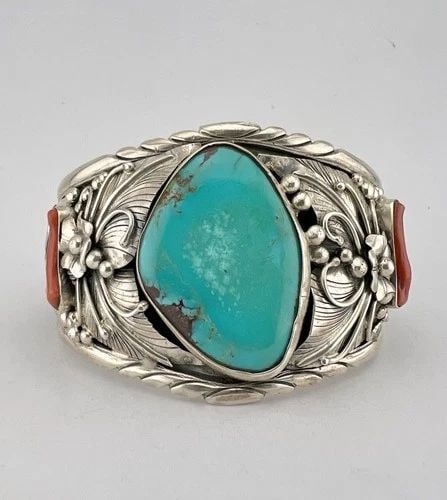 HUGE VTG NAVAJO STERLING SILVER FOX TURQUOISE CORAL STAMPED CUFF BRACELET 86.2G: HUGE VTG NAVAJO STERLING SILVER FOX TURQUOISE CORAL STAMPED CUFF BRACELET 86.2G HUGE Vtg Navajo Sterling Silver Fox Turquoise & Coral Stamped Cuff Bracelet 86.2g Cuff is 6" tip to Tip and has a 1 1/8"
