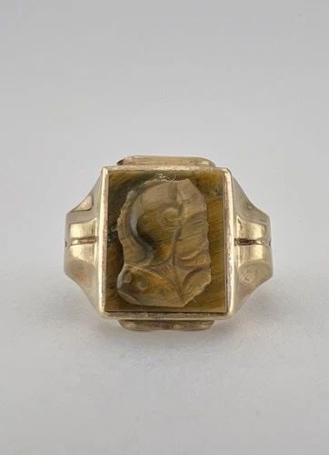 ANTIQUE VICTORIAN 10K YELLOW GOLD CARVED TIGERS EYE INTAGLIO MEN'S RING 7G: ANTIQUE VICTORIAN 10K YELLOW GOLD CARVED TIGERS EYE INTAGLIO MEN'S RING 7G Antique Victorian 14k Yellow Gold Carved Green Jade Floral Filigree Ring 7g Ring Size 10- Can Be Resized Weight is 7.0 Grams 