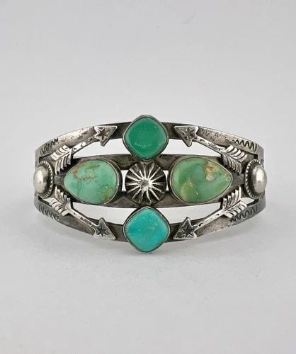 OLD FRED HARVEY ERA NAVAJO STERLING SILVER TURQUOISE STAMPED ARROW CUFF BRACELET: OLD FRED HARVEY ERA NAVAJO STERLING SILVER TURQUOISE STAMPED ARROW CUFF BRACELET Antique Old Fred Harvey era Navajo Sterling Silver Turquoise Stamped ARROW Cuff Bracelet Cuff is Just Under 5 1/2" tip 