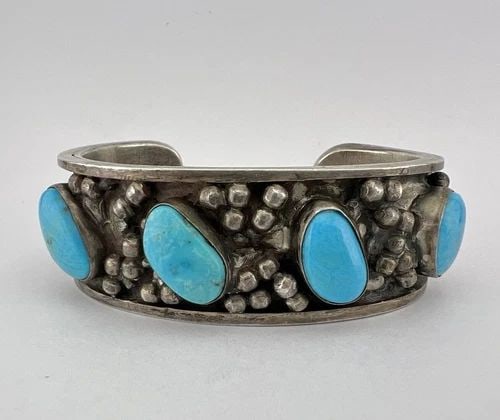 VTG NAVAJO SOLID STERLING SILVER LONE MOUNTAIN TURQUOISE CUFF BRACELET 126.1G: VTG NAVAJO SOLID STERLING SILVER LONE MOUNTAIN TURQUOISE CUFF BRACELET 126.1G Vtg Navajo Solid Sterling Silver Lone Mountain Turquoise Cuff Bracelet 126.1g Cuff is About 6" tip to Tip and has a 1 1/4"