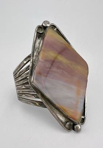 VTG FRED HARVEY NAVAJO COIN SILVER PETRIFIED WOOD 3.5" WIDE CUFF BRACELET 100.8G: VTG FRED HARVEY NAVAJO COIN SILVER PETRIFIED WOOD 3.5" WIDE CUFF BRACELET 100.8G Vtg Fred Harvey Navajo Coin Silver Petrified Wood 3.5" Wide Cuff Bracelet 100.8g Cuff is 6" tip to Tip and has a 7/8" W