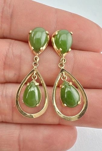 ANTIQUE CHINESE 14K YELLOW GOLD PEAR IMPERIAL GREEN JADE DANGLE EARRINGS: ANTIQUE CHINESE 14K YELLOW GOLD PEAR IMPERIAL GREEN JADE DANGLE EARRINGS Antique Chinese 14k Yellow Gold Pear Imperial Green Jade Dangle Earrings Size: Almost 1 1/2" Tall With Dangle By 1/2" Wide At T