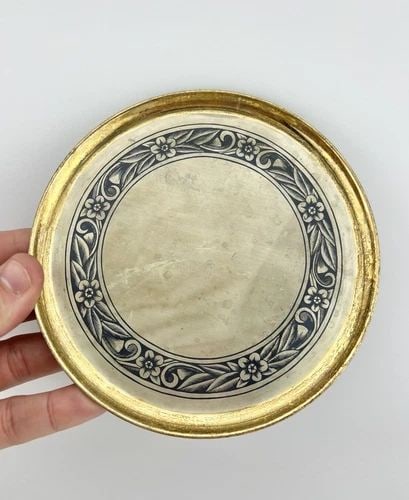 VINTAGE RUSSIAN NIELLO GILT SILVER 875 FLORAL SERVING PLATE 5.5" - 146G: VINTAGE RUSSIAN NIELLO GILT SILVER 875 FLORAL SERVING PLATE 5.5" - 146G Vintage Russian Niello Gilt Silver 875 Floral Serving Plate 5.5" - 146g Size: 5.5" Wide Metal: 875 Russian Silver Weight is 146.