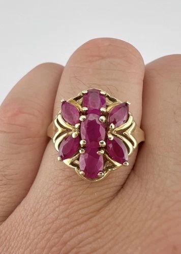 DESIGNER 10K YELLOW GOLD NATURAL RUBY CLUSTER RING (1 of 2)