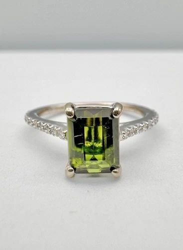 DESIGNER 14K WHITE GOLD CHROME GREEN TOURMALINE & DIAMOND ENGAGEMENT RING: DESIGNER 14K WHITE GOLD CHROME GREEN TOURMALINE & DIAMOND ENGAGEMENT RING Designer 14k White Gold Chrome Green Tourmaline & Diamond Engagement Ring Size: 6.75- Can Be Resized Metal: 14k White Gold Wei