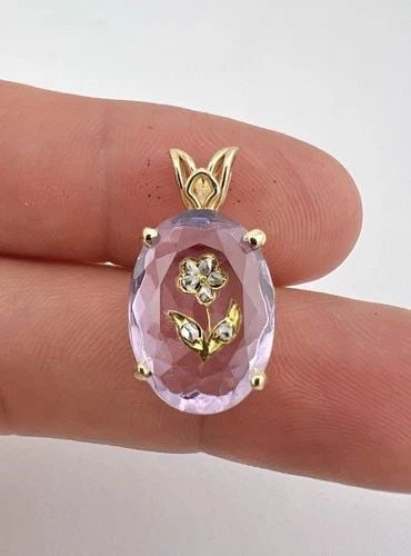 ANTIQUE 14K YELLOW GOLD ROSE OF SHARON AMETHYST & ROSE CUT DIAMOND PENDANT: ANTIQUE 14K YELLOW GOLD ROSE OF SHARON AMETHYST & ROSE CUT DIAMOND PENDANT Antique 14k Yellow Gold Rose of Sharon Amethyst & Rose Cut Diamond Pendant Size: About 1" Tall With bail By 1/2" Wide Metal: 