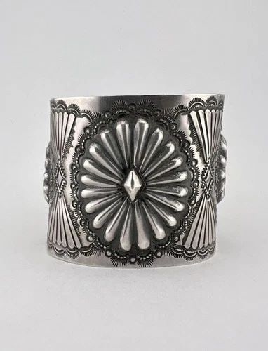 VINCENT JOE PLATERO NAVAJO STERLING SILVER STAMPED 2 1/8" WIDE CUFF BRACELET: VINCENT JOE PLATERO NAVAJO STERLING SILVER STAMPED 2 1/8" WIDE CUFF BRACELET HUGE Vtg Vincent Joe Platero Navajo Sterling Silver Stamped 2 1/8" WIDE Cuff Bracelet Cuff is 6" tip to Tip and has a 3/4" 