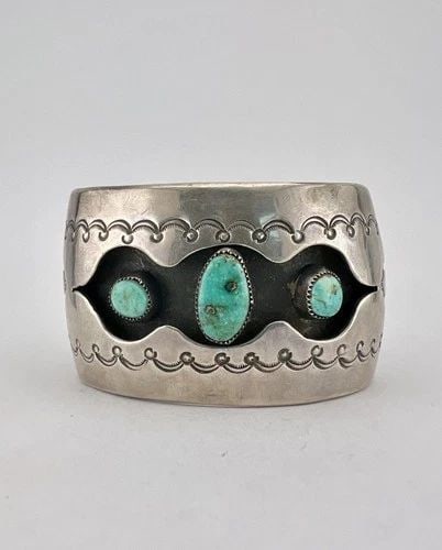 HUGE VTG NAVAJO STERLING SILVER TURQUOISE STAMPED SHADOWBOX CUFF BRACELET 83.4G: HUGE Vtg Navajo Sterling Silver Turquoise Stamped Shadowbox Cuff Bracelet 83.4g Cuff is 5 3/8" tip to Tip and has a 1" Wide Gap Cuff Is 1 1/2" Wide In the Center Weight is 83.4 Grams on my scale Test 
