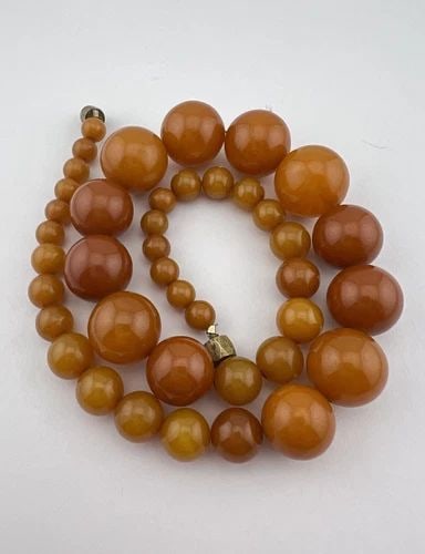 ANTIQUE BUTTERSCOTCH EGG YOLK BALTIC AMBER SWIRL ROUND BEAD NECKLACE 18.5"-58G: ANTIQUE BUTTERSCOTCH EGG YOLK BALTIC AMBER SWIRL ROUND BEAD NECKLACE 18.5"-58G Antique Butterscotch Egg Yolk Baltic Amber Swirl Round Bead Necklace 18.5"-58g Size: 18.5" Long - Screw Clasp Weight is 5