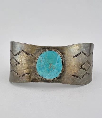 VTG NAVAJO STERLING SILVER WEBBED FOX TURQUOISE DEEP STAMPED CUFF BRACELET 68.1G (1 of 2)
