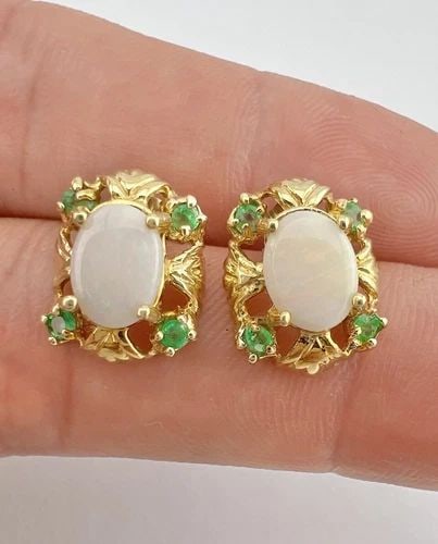 VTG ETRUSCAN 14K YELLOW GOLD AUSTRALIAN FIRE OPAL & EMERALD POST EARRINGS (1 of 2)