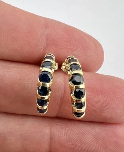 DESIGNER 14K YELLOW GOLD BLUE SAPPHIRE & CRESENT HALF HOOP POST STUD EARRINGS: DESIGNER 14K YELLOW GOLD BLUE SAPPHIRE & CRESENT HALF HOOP POST STUD EARRINGS Designer 14K Yellow Gold Blue Sapphire & Cresent Half Hoop Post Stud Earrings Earring's Size: 3/4" Tall By 4mm Wide Metal: