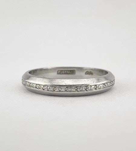 ANTIQUE 1930'S ART DECO PLATINUM 3MM ENGRAVED FLOWER WEDDING BAND RING SZ 6 (1 of 2)