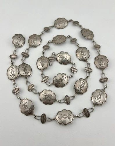 1940'S FRED HARVEY ERA NAVAJO COIN SILVER STAMPED WOMEN'S CONCHO BELT 35" -57G: 1940'S FRED HARVEY ERA NAVAJO COIN SILVER STAMPED WOMEN'S CONCHO BELT 35" -57G 1940's Fred Harvey Era Navajo Coin Silver Stamped Women's Concho Belt 35" -57g Belt is 35" Long Tip To Tip Buckle/ Concho