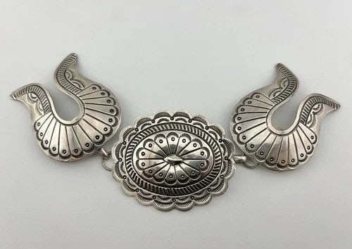 VINTAGE NAVAJO STERLING SILVER DEEP STAMPED 3 PIECE SHIELD BELT BUCKLE 80G: VINTAGE NAVAJO STERLING SILVER DEEP STAMPED 3 PIECE SHIELD BELT BUCKLE 80G Vintage Navajo Sterling Silver Deep Stamped 3 Piece Shield Belt Buckle 80g Total Belt Size: 8" Wide by And 2 1/8" Tall In The